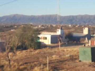 CHALET CON EXCELENTE UBICACION. SOBRE RUTA EMPALME TANTI. VISTA A LA MONTAÑA. LOTE PLANO 1000 METROS APROX. IDEAL PARA COMPLEJO TURISTICO