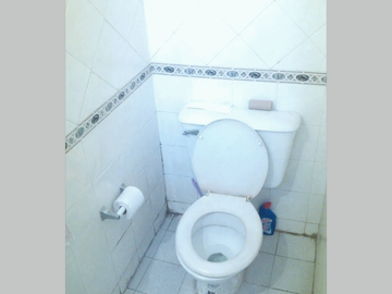 OPORTUNIDAD - PH en PB en Venta en Flores 4 ambientes 2 baños 130 m2 + patio, balcón y terraza con quincho, al frente - Portela 1700