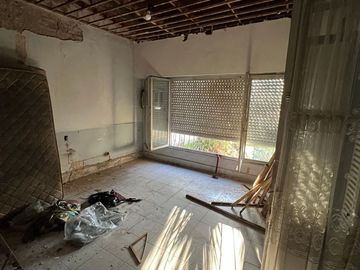 CASA 3 AMB. CON GARAGE A RECICLAR