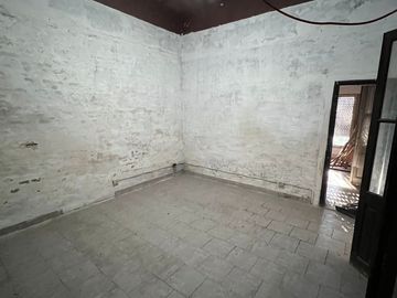 CASA 3 AMB. CON GARAGE A RECICLAR
