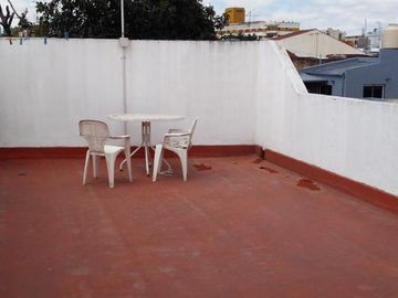 Departamento 3 amb. 1º piso por escalera, en Liniers