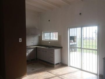 Casa 3 Ambientes En Venta - Francisco Alvarez, Moreno
