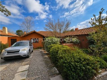 Casa Piedra Roja 1 piso. 3d+ esc+ servicio (ca)