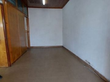 ALQUILA OFICINAS/CONSULTORIOS