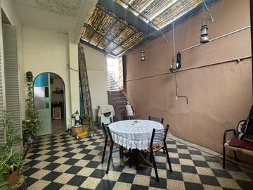 VERSALLES, CASA, 4 AMBIENTES,C/COCHERA, A REFACCIONAR, BUENESTADO/UBICACION, OPORTUNIDAD,