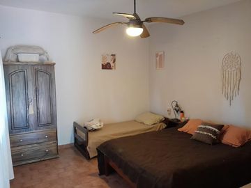 VENTA CASA 5 AMBIENTES CON LOTE DE 1100 M2. CHASCOMÚS