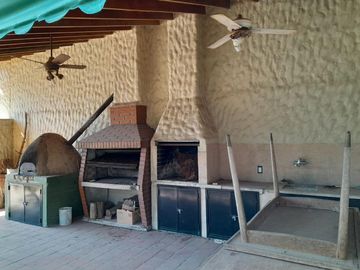 VENTA CASA 5 AMBIENTES CON LOTE DE 1100 M2. CHASCOMÚS