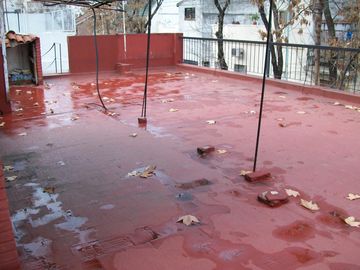 CASA 3 AMB. CON GARAGE - PATIO - TERRAZA - A RECICLAR