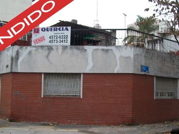 CASA 3 AMB. CON GARAGE - PATIO - TERRAZA - A RECICLAR