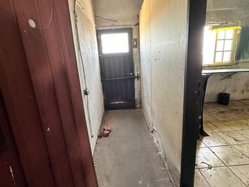ALQUILER - RAMOS MEJIA - GALPON 580 m2 CON OFICINA - VESTUARIOS