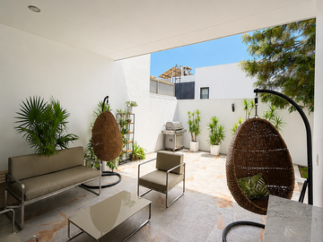 Casa en venta en Puerta del Bosque con recámara en PB