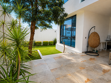 Casa en venta en Puerta del Bosque con recámara en PB