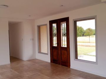 ALQUILER.Casa de 4ambientes con pileta en barrio cerrado