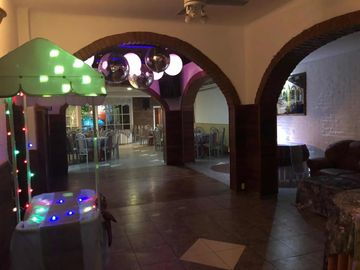 ALQUILER CASA COMERCIAL IDEAL GASTRONOMIA ZONA LOMAS DE MIRADOR