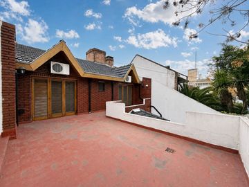 Casa 5 ambientes con garage, pileta y quincho