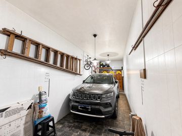 Casa 5 ambientes con garage, pileta y quincho