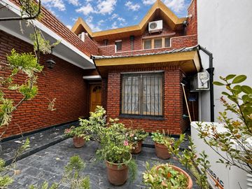 Casa 5 ambientes con garage, pileta y quincho