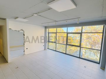 Piso de oficinas en alquiler en Palermo - 140m2 + 2 cocheras