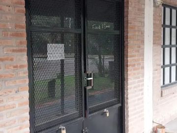 ALQUILER - LOCAL COMERCIAL DE 27 M2 - UBICACIÓN COMERCIAL