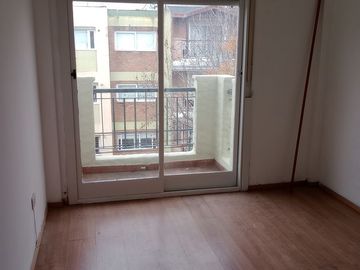 DEPARTAMENTO 2 AMB. CON COCHERA. SAN ISIDRO .