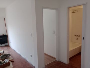 DEPARTAMENTO 2 AMB. CON COCHERA. SAN ISIDRO .