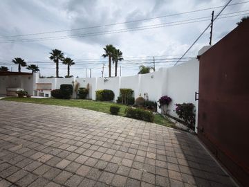 Hermosa Residencia grandes espacios jardines, terrazas, departamento