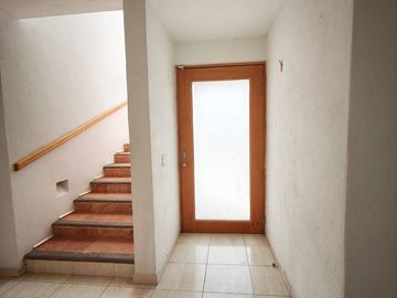 Hermosa Residencia grandes espacios jardines, terrazas, departamento