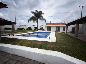 Hermosa Residencia grandes espacios jardines, terrazas, departamento