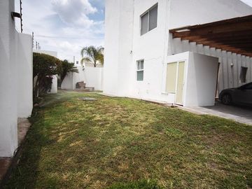 Hermosa Residencia grandes espacios jardines, terrazas, departamento