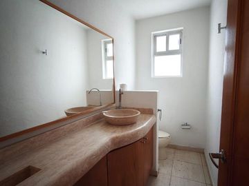 Hermosa Residencia grandes espacios jardines, terrazas, departamento