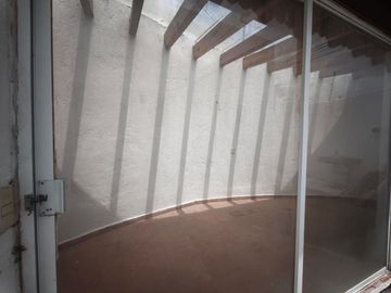 Hermosa Residencia grandes espacios jardines, terrazas, departamento