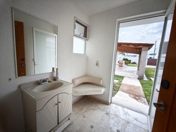 Hermosa Residencia grandes espacios jardines, terrazas, departamento