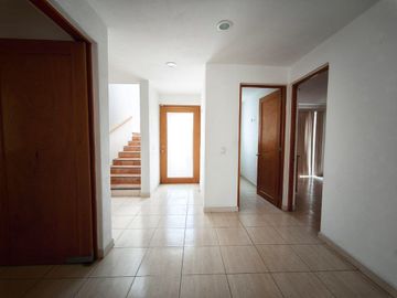 Hermosa Residencia grandes espacios jardines, terrazas, departamento