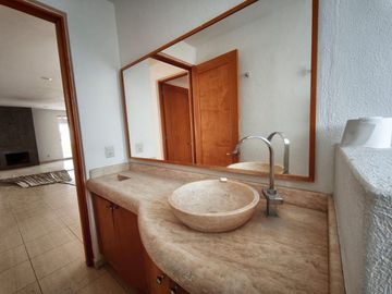 Hermosa Residencia grandes espacios jardines, terrazas, departamento