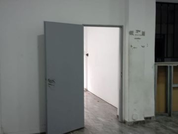 LOCAL COMERCIAL O PARA USO DE DEPOSITO - HAEDO SUR