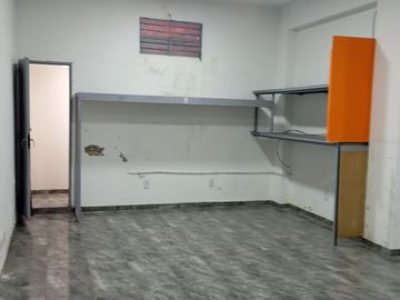 LOCAL COMERCIAL O PARA USO DE DEPOSITO - HAEDO SUR