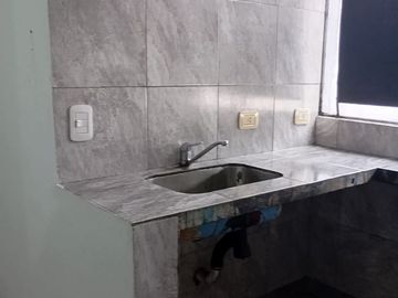 LOCAL COMERCIAL O PARA USO DE DEPOSITO - HAEDO SUR