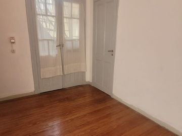 Venta PH 4 ambientes 1°piso por escalera al fondo