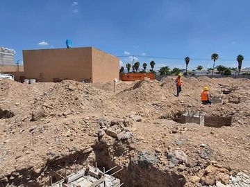 LOCALES EN VENTA EL CONDADO A 800M DE COSTCO