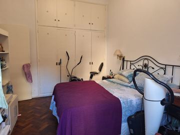 PISO DE 4 AMBIENTES FRENTE AL PARQUE, PRIMER PISO POR ESCALERA, 128 M2 TOTALES