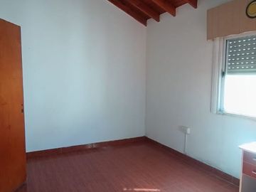 Dúplex a 2 cuadras de la estación y transporte - ¡Imperdible