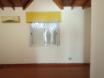 Dúplex a 2 cuadras de la estación y transporte - ¡Imperdible