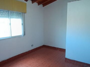Dúplex a 2 cuadras de la estación y transporte - ¡Imperdible
