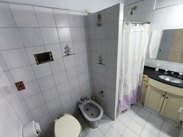 Casa APTO CREDITO con buena ubicacion y estado en Aldo Bonzi