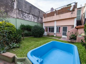 Casa APTO CREDITO con buena ubicacion y estado en Aldo Bonzi