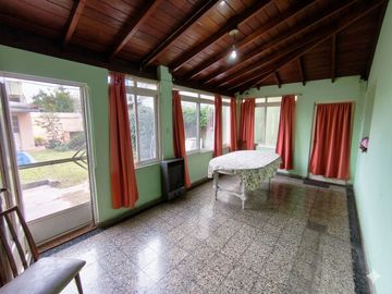 Casa APTO CREDITO con buena ubicacion y estado en Aldo Bonzi