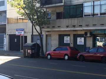 AMPLIO LOCAL / GALPON CON DOBLE SALIDA EN VILLA ORTUZAR