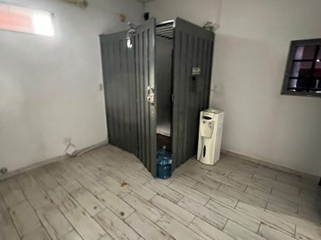 ALQUILER Excelente Galpón de 560 m² - Villa Madero ZONIFICACION M.I (mixta industrial)