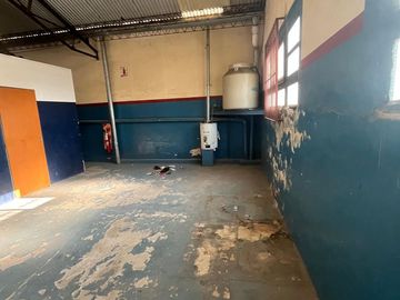ALQUILER Excelente Galpón de 560 m² - Villa Madero ZONIFICACION M.I (mixta industrial)