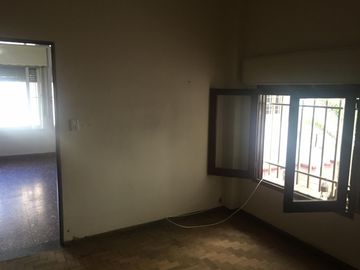 DPTO TIPO CASA 3 AMB. C/GARAGE PARA 2 VEHÍCULOS
